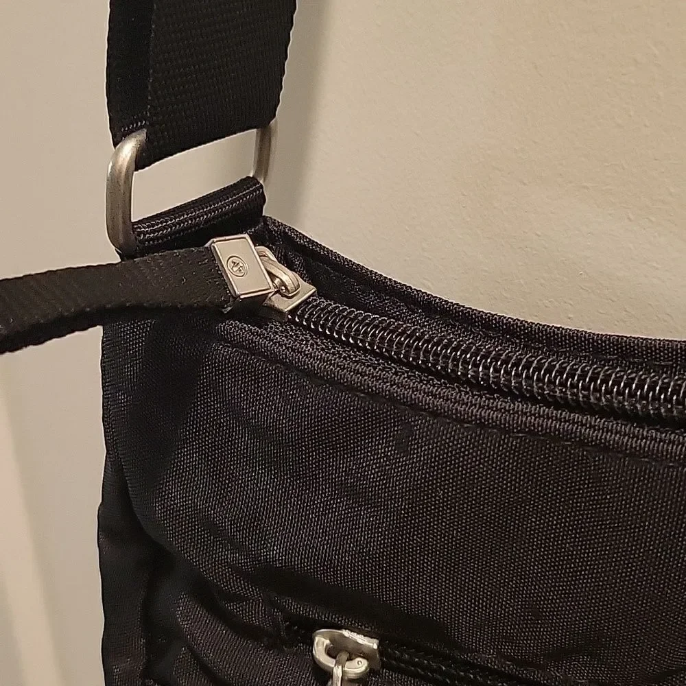 Baggallini Black Crossbody Bag - Picture 3 of 8